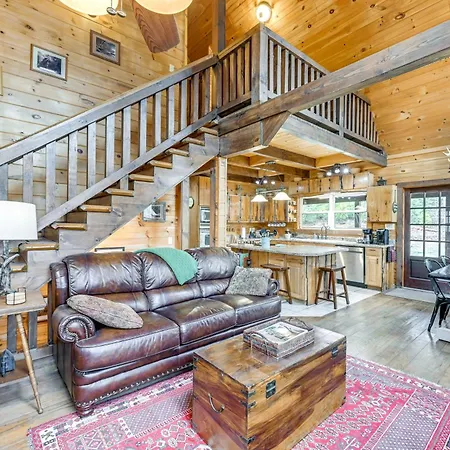 Stunning Smoky Mountain Cabin With Decks And Views!